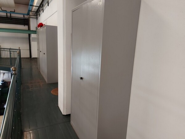 3#6077 Arredi e attrezzature per ufficio in vendita - foto 2