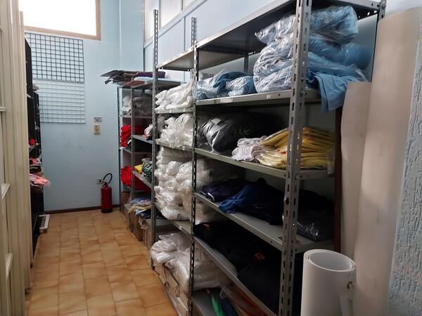7#6096 Scaffalatura e arredi da ufficio in vendita - foto 3