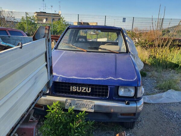 12#6105 Autocarro Isuzu in vendita - foto 1