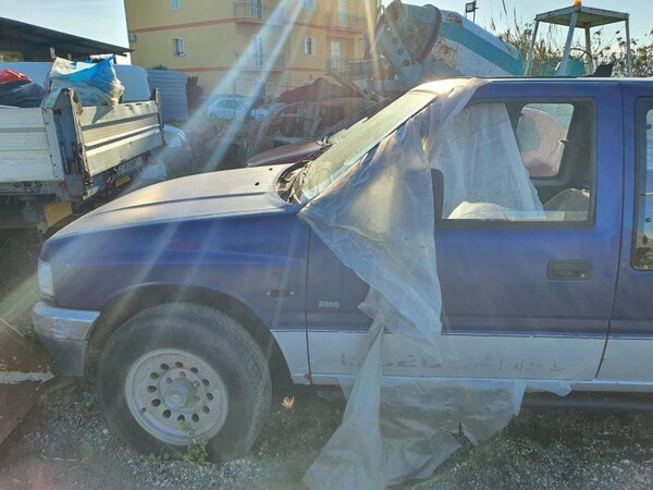12#6105 Autocarro Isuzu in vendita - foto 3