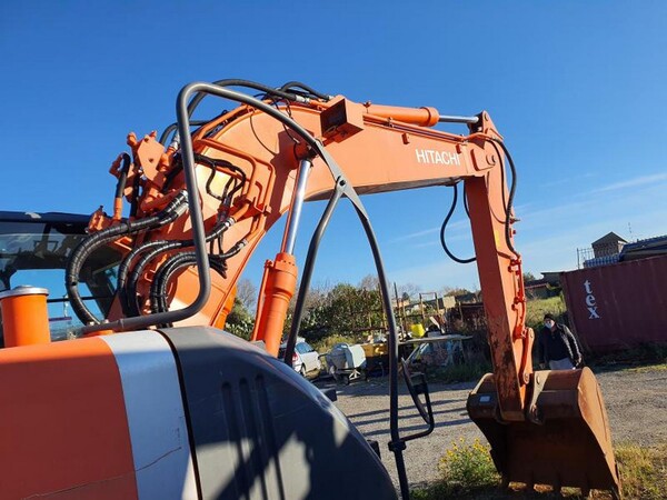 5#6105 Escavatore Hitachi in vendita - foto 4