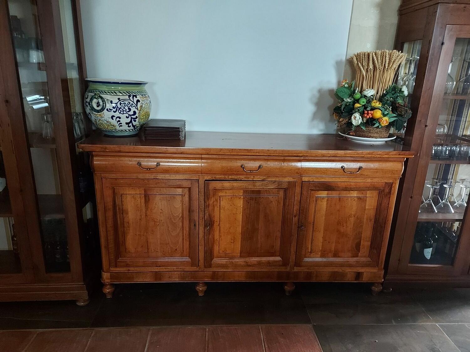 Lot Hotel furnishings and equipment