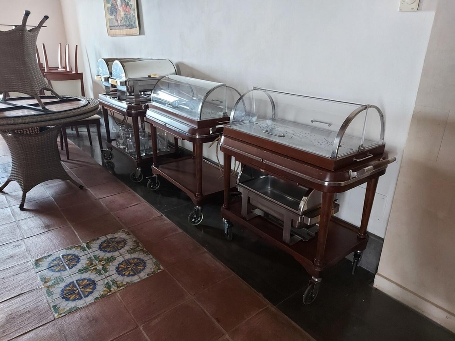 Lot Hotel furnishings and equipment