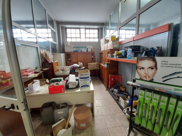 1#6107 Attrezzature da officina e gomme Michelin in vendita - foto 4
