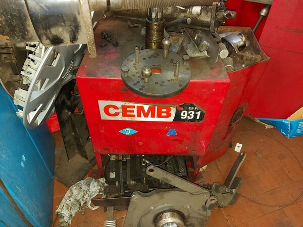 1#6107 Attrezzature da officina e gomme Michelin in vendita - foto 56