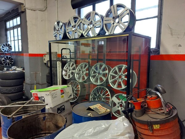 1#6107 Attrezzature da officina e gomme Michelin in vendita - foto 67