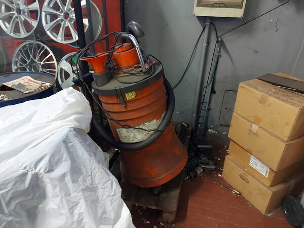 1#6107 Attrezzature da officina e gomme Michelin in vendita - foto 68