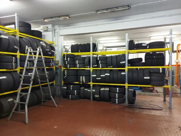 1#6107 Attrezzature da officina e gomme Michelin in vendita - foto 84