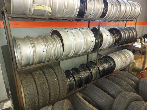 1#6107 Attrezzature da officina e gomme Michelin in vendita - foto 91