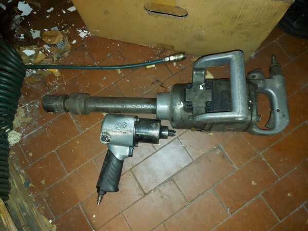 1#6107 Attrezzature da officina e gomme Michelin in vendita - foto 101