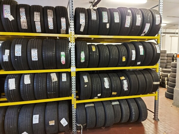 1#6107 Attrezzature da officina e gomme Michelin in vendita - foto 102