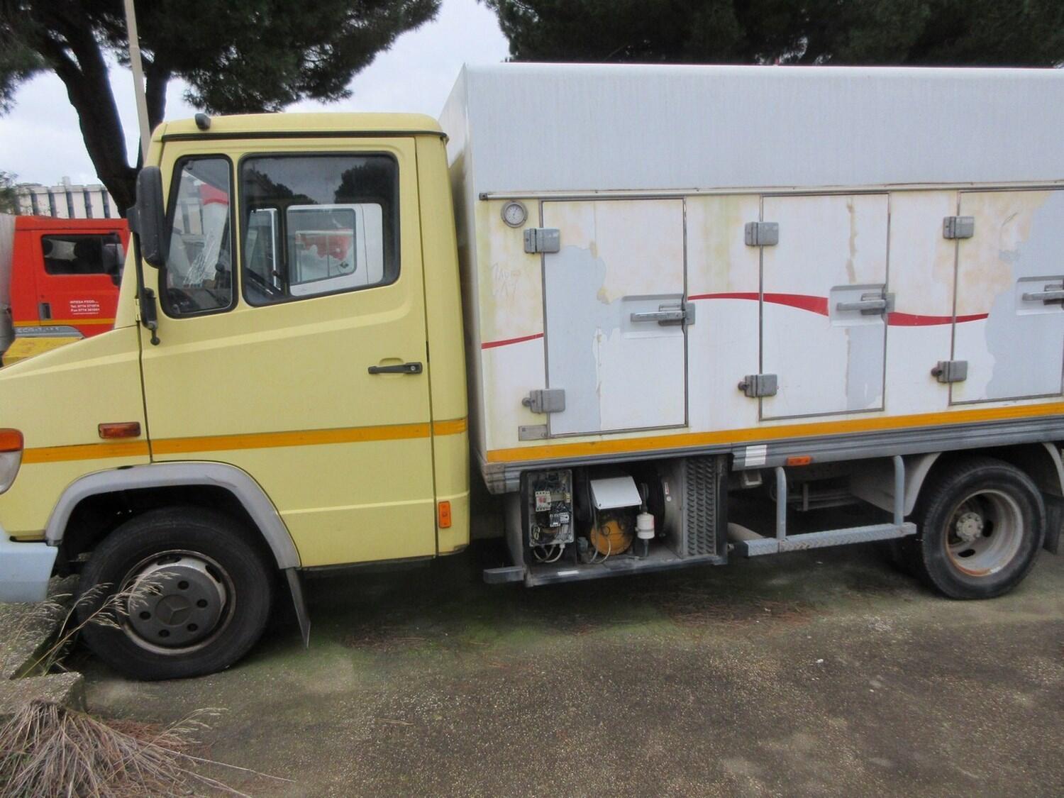 Lot Mercedes Benz refrigerated lorry