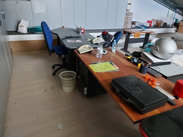 1#6138 Arredi ed attrezzature da ufficio in vendita - foto 1