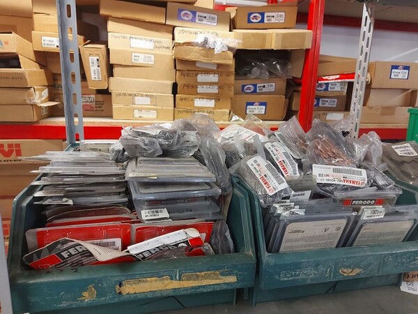 4#6138 Ricambi e accessori per moto Ferodo e Yamaha in vendita - foto 89