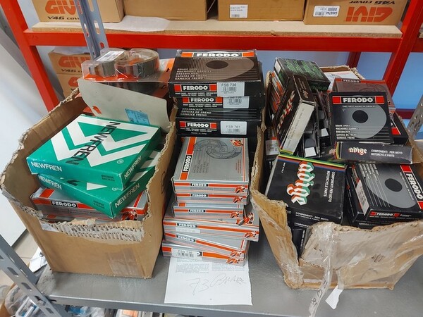 4#6138 Ricambi e accessori per moto Ferodo e Yamaha in vendita - foto 102