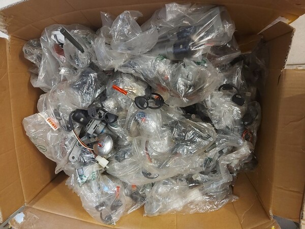 4#6138 Ricambi e accessori per moto Ferodo e Yamaha in vendita - foto 143
