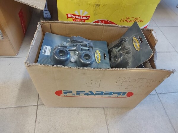 4#6138 Ricambi e accessori per moto Ferodo e Yamaha in vendita - foto 146