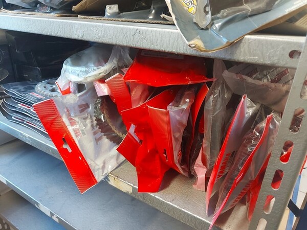 4#6138 Ricambi e accessori per moto Ferodo e Yamaha in vendita - foto 167