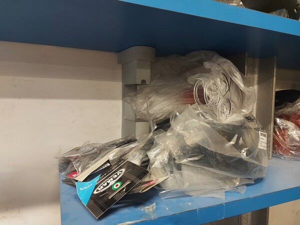 4#6138 Ricambi e accessori per moto Ferodo e Yamaha in vendita - foto 235