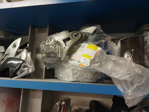 4#6138 Ricambi e accessori per moto Ferodo e Yamaha in vendita - foto 239