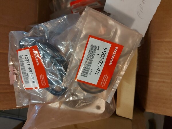4#6138 Ricambi e accessori per moto Ferodo e Yamaha in vendita - foto 257