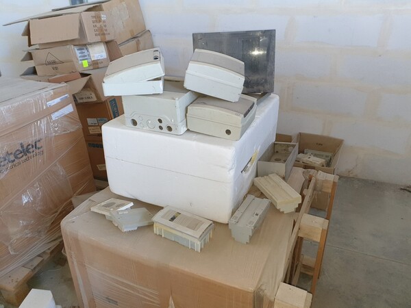 4#6149 Inverter fotovoltaici e materiale elettrico in vendita - foto 14