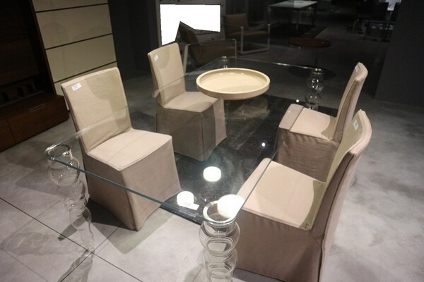 38#6151 Tavolo Glas Italia e sedia Poliform in vendita - foto 1