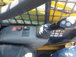 Image 14 - Komatsu CK25 skid-steer loader - Lot 14 (Auction 6166)