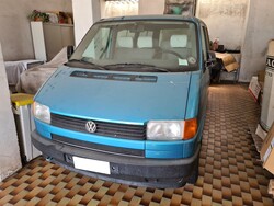 Autoveicolo per trasporto persone 9 posti Volkswagen Caravelle - Lotto 13 (Asta 6173)