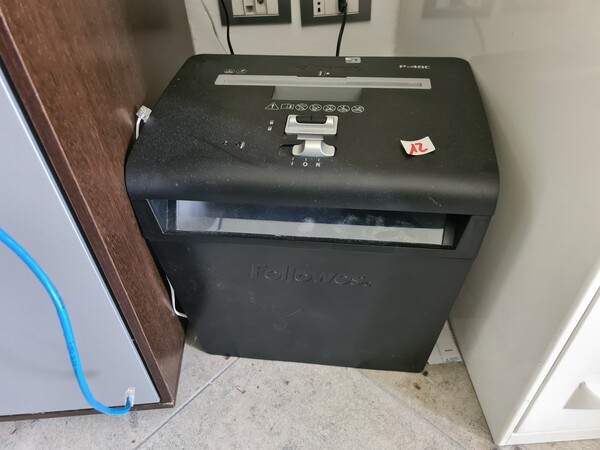 16#6173 Arredi e macchine elettroniche da ufficio in vendita - foto 20
