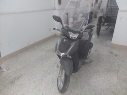 Asta di arredo ufficio e ciclomotore Honda - Lotto 0 (Asta 6179)