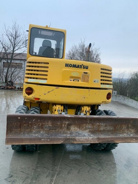 8#6189 Escavatore gommato Komatsu in vendita - foto 4