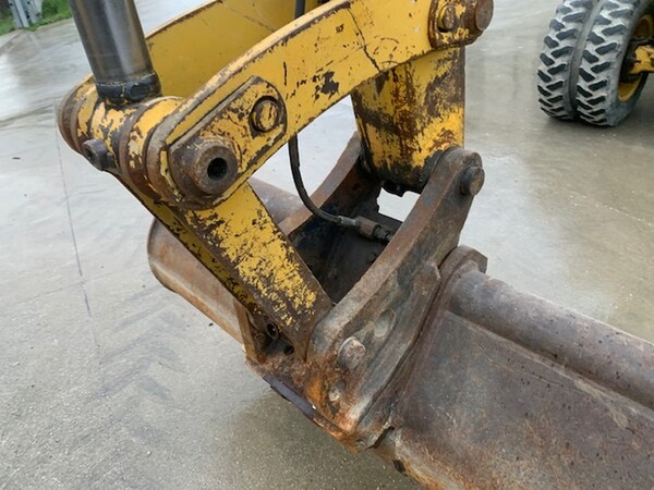 8#6189 Escavatore gommato Komatsu in vendita - foto 8