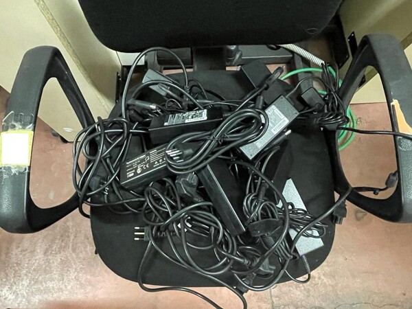 1#6218 Arredi e attrezzature da ufficio in vendita - foto 5