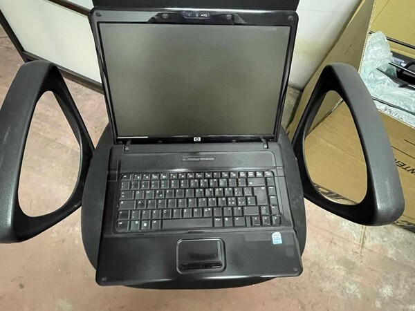 1#6218 Arredi e attrezzature da ufficio in vendita - foto 8