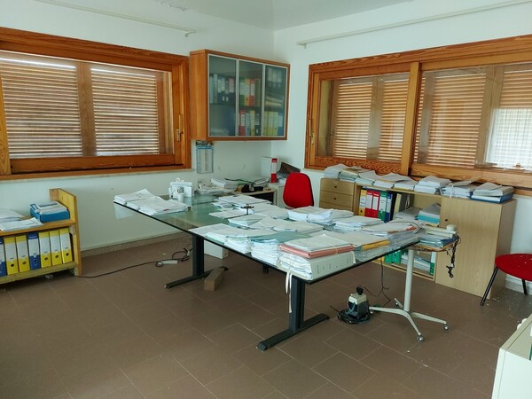 6#6219 Arredi e attrezzature da ufficio in vendita - foto 2