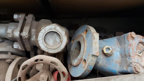 42#6222 Valvole e flange in vendita - foto 2