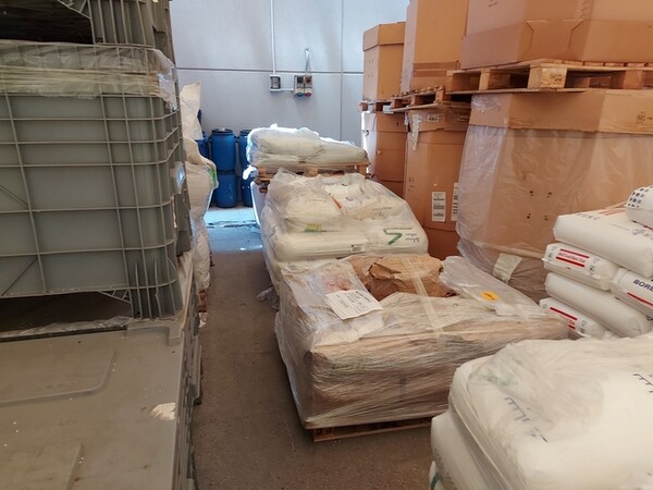 13#6252 Rimanenze di materiale plastico in vendita - foto 3