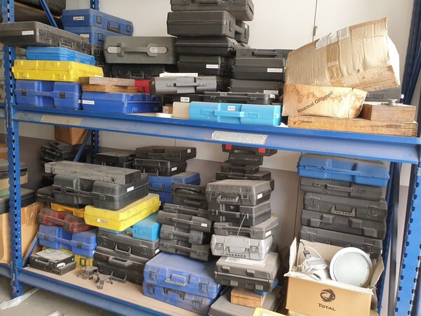 24#6268 Ricambi per auto e scaffalature in vendita - foto 2