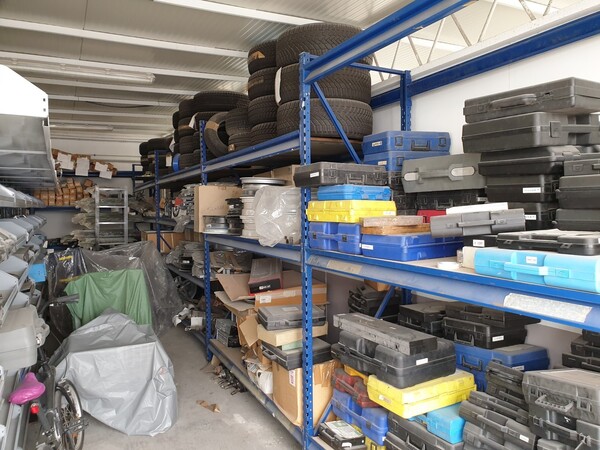 24#6268 Ricambi per auto e scaffalature in vendita - foto 3