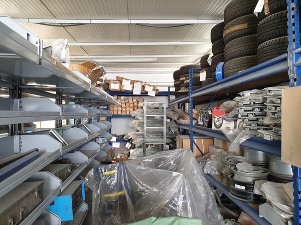 24#6268 Ricambi per auto e scaffalature in vendita - foto 5