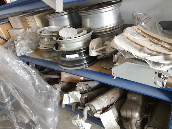 24#6268 Ricambi per auto e scaffalature in vendita - foto 6