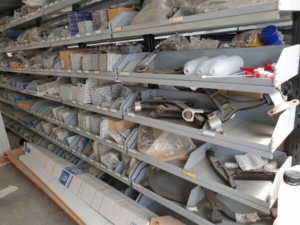 24#6268 Ricambi per auto e scaffalature in vendita - foto 14