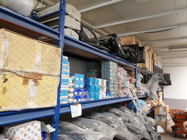 24#6268 Ricambi per auto e scaffalature in vendita - foto 15