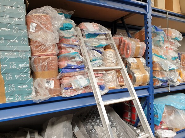 24#6268 Ricambi per auto e scaffalature in vendita - foto 16