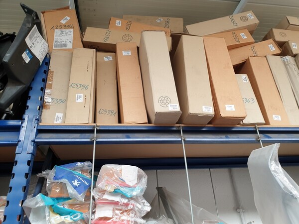24#6268 Ricambi per auto e scaffalature in vendita - foto 22