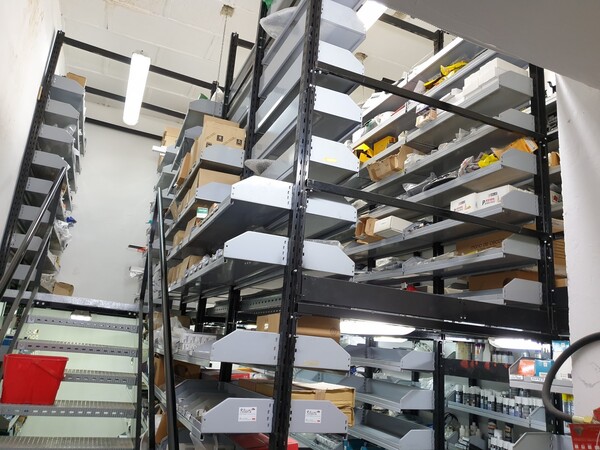 24#6268 Ricambi per auto e scaffalature in vendita - foto 40