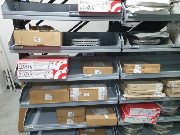 24#6268 Ricambi per auto e scaffalature in vendita - foto 48