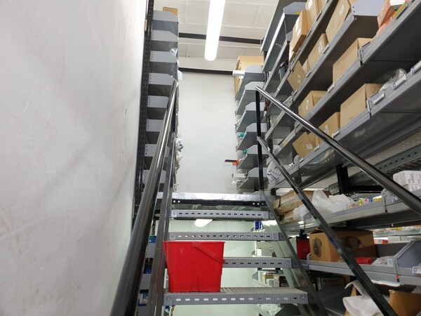 24#6268 Ricambi per auto e scaffalature in vendita - foto 51