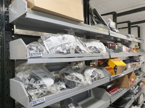 24#6268 Ricambi per auto e scaffalature in vendita - foto 55